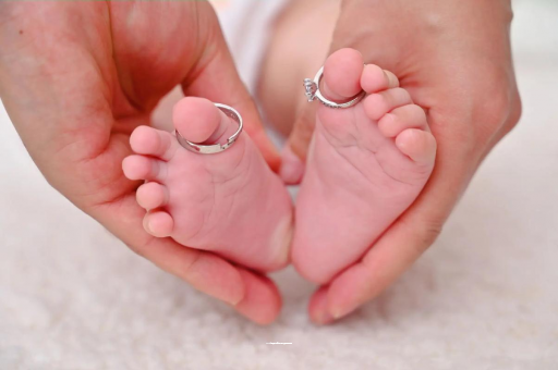 韶关宝宝发烧手心比额头烫